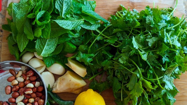 00100lrPORTRAIT_00100_BURST20200429114857854_COVER