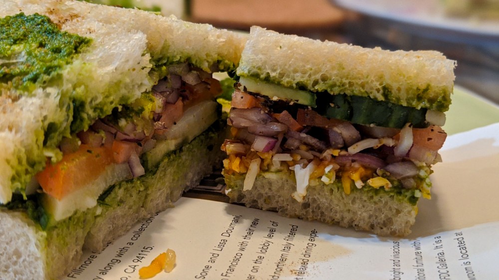 00100lrPORTRAIT_00100_BURST20200415193349323_COVER