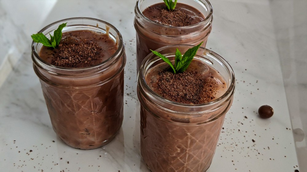 00100lrPORTRAIT_00100_BURST20200501162228092_COVER