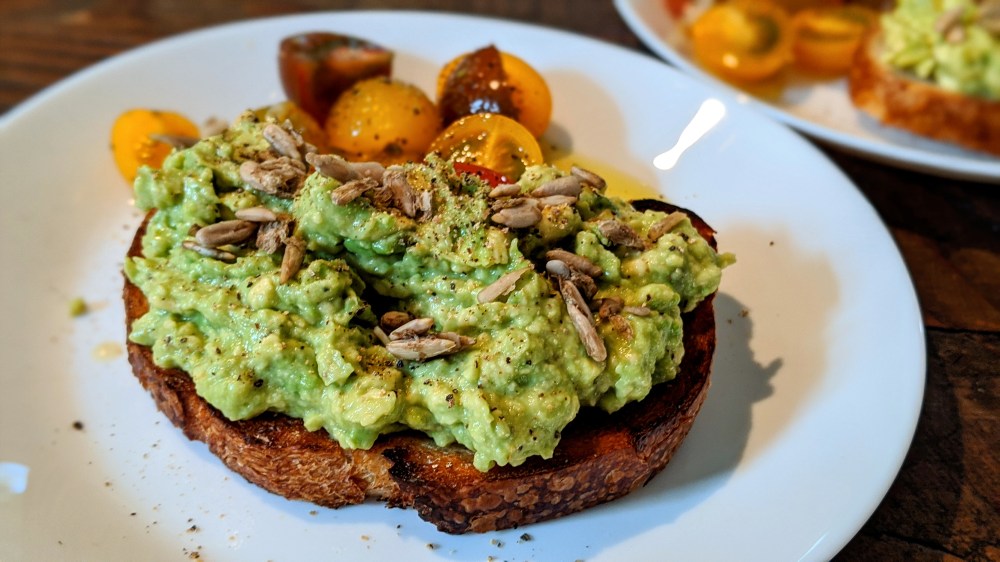 00100lrPORTRAIT_00100_BURST20200505081649460_COVER