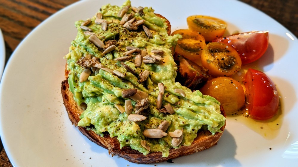 00100lrPORTRAIT_00100_BURST20200505081714646_COVER