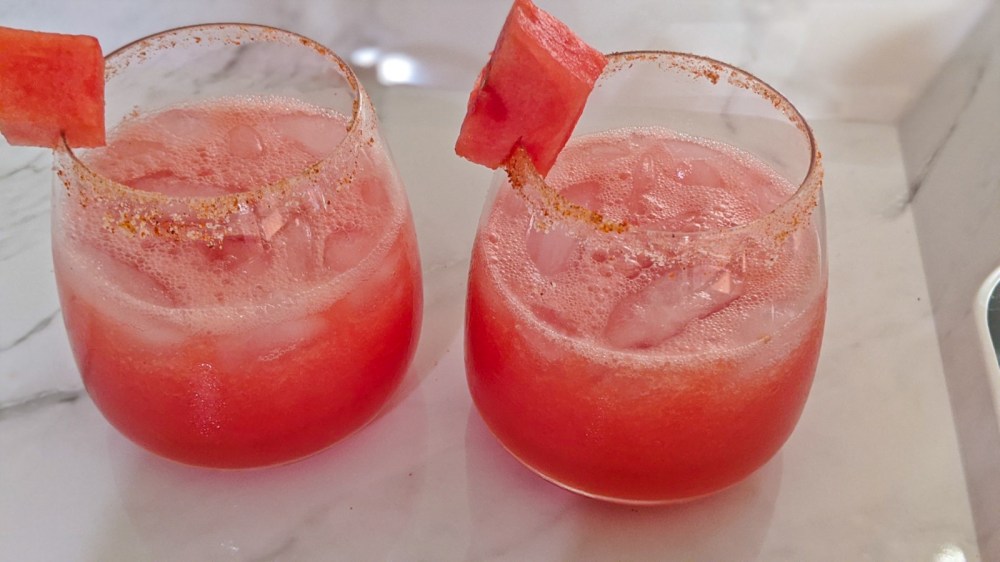 00100lrPORTRAIT_00100_BURST20200509181810962_COVER