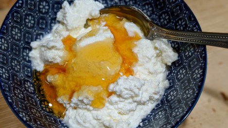 00100lrPORTRAIT_00100_BURST20200517103535313_COVER~2